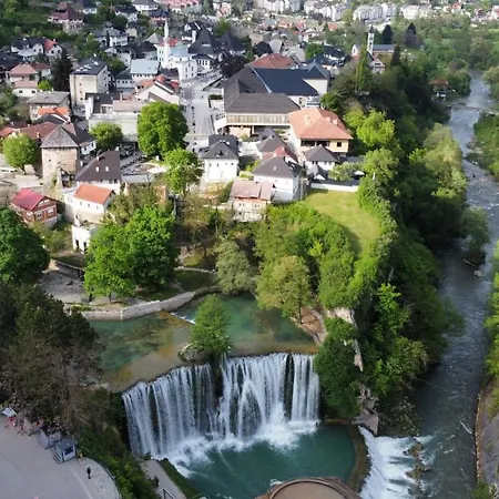 Deluxe Jajce